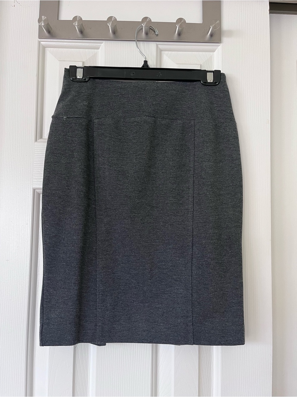 Banana Republic Tailored Pencil Skirt in Charcoal Gray, size 0